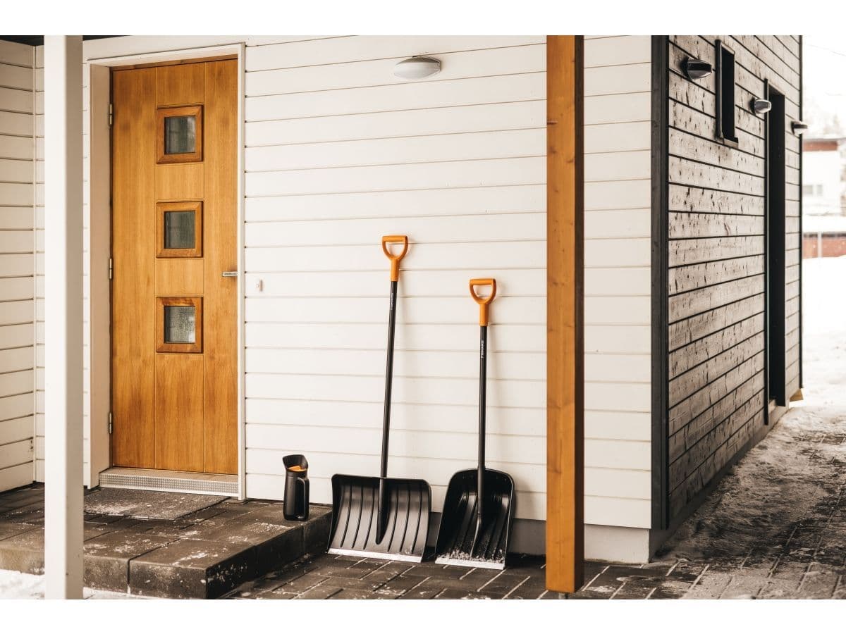 Лопата снеговая Solid FISKARS - изображение 4