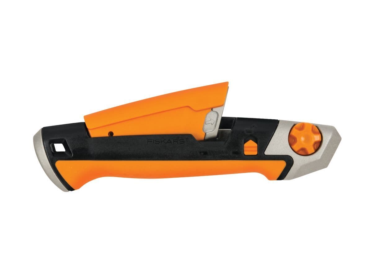 Нож с выдвижным, сменным лезвием18мм CarbonMax FISKARS - изображение 3
