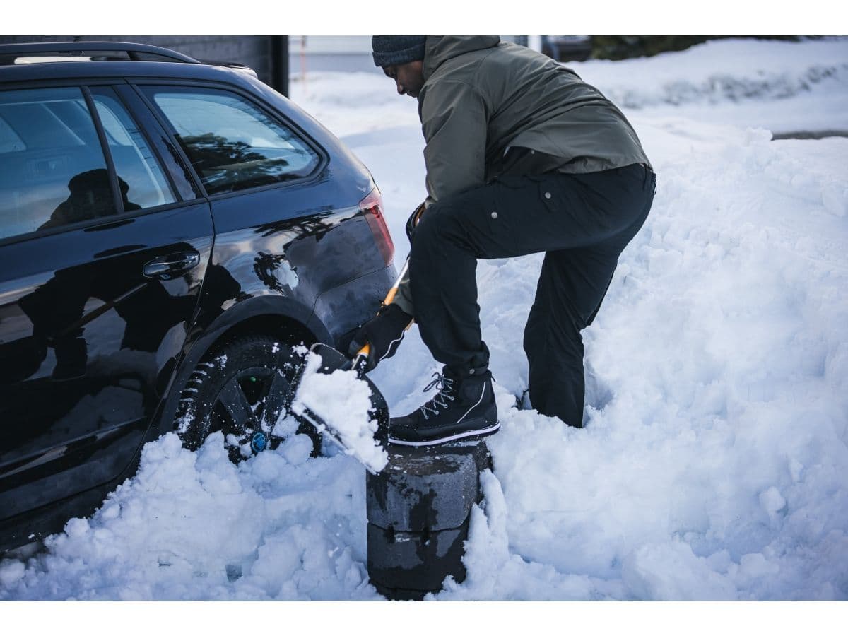 Лопата снеговая автомобильная X-series FISKARS - изображение 4