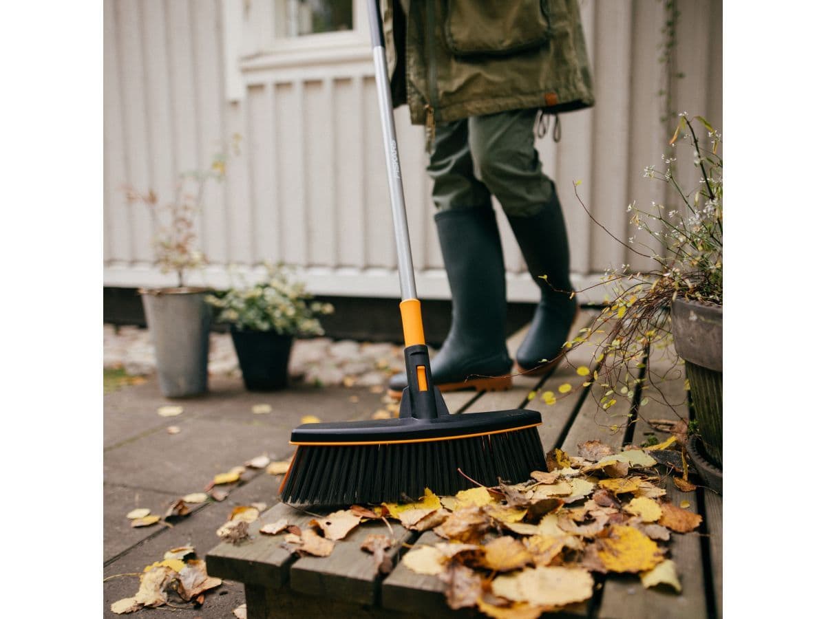 Метла эргономичная FISKARS - изображение 4