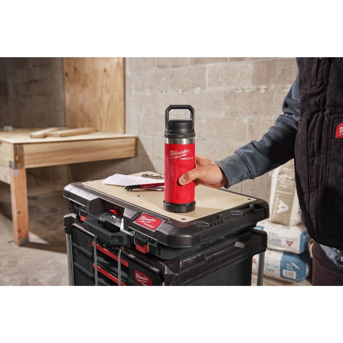 Термос красный PACKOUT CHUG LID 710 мл - изображение 8