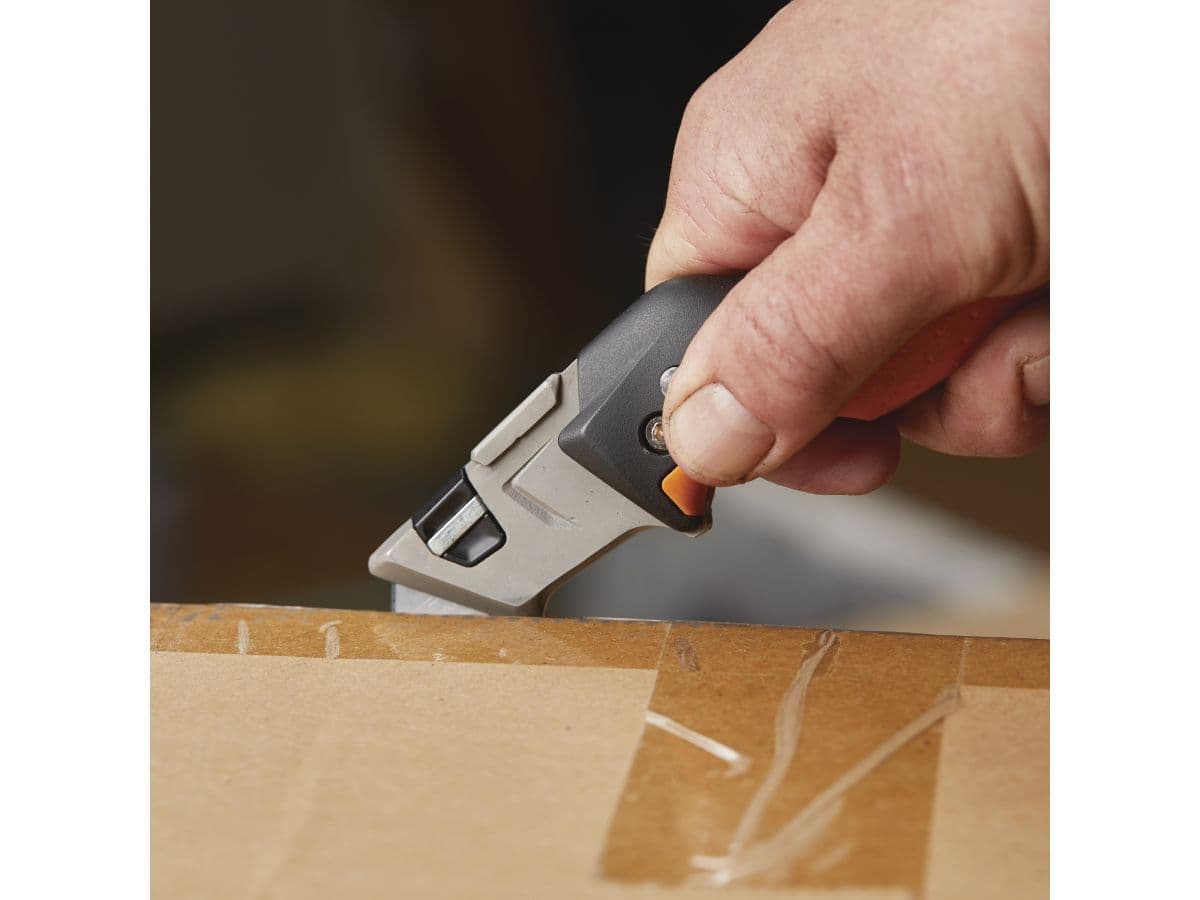 Нож строительный складной, со сменным лезвием CarbonMax FISKARS - изображение 13