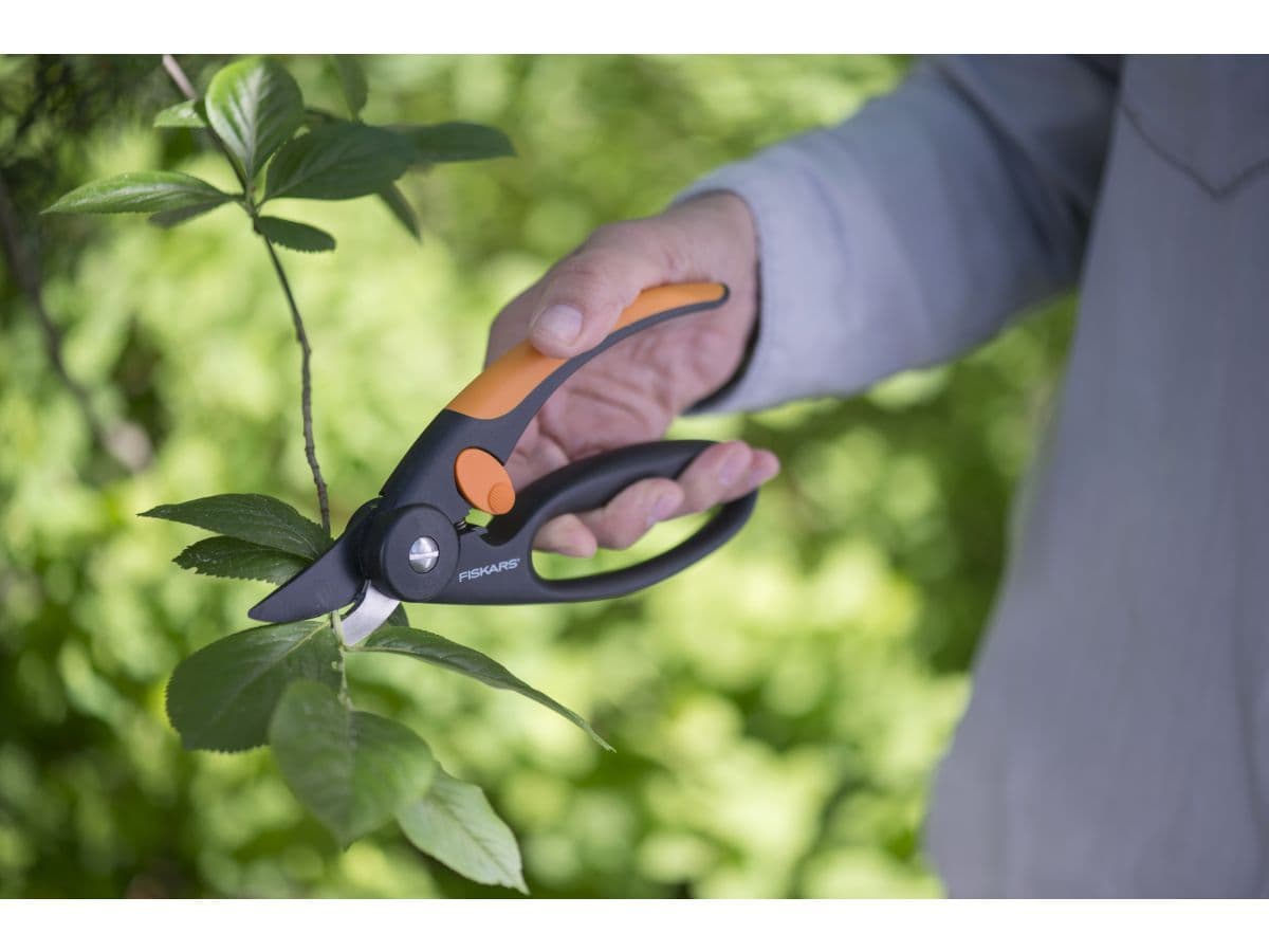 Секатор плоскостной с петлёй д/пальцев Fingerloop Fiskars - изображение 6