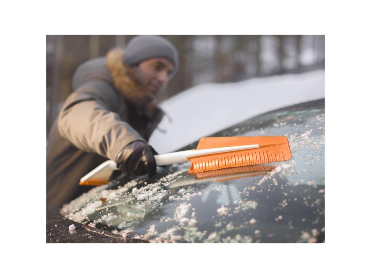 Щетка для снега со скребком SnowXpert FISKARS - изображение 9