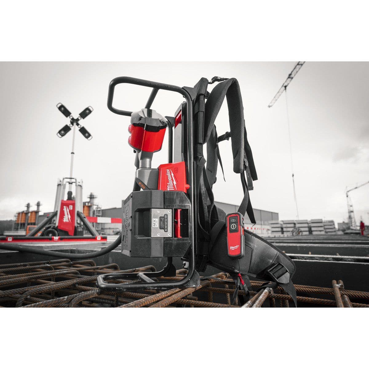 Аккумуляторный ранцевый вибратор для бетона MXF CV BP-602 - изображение 7