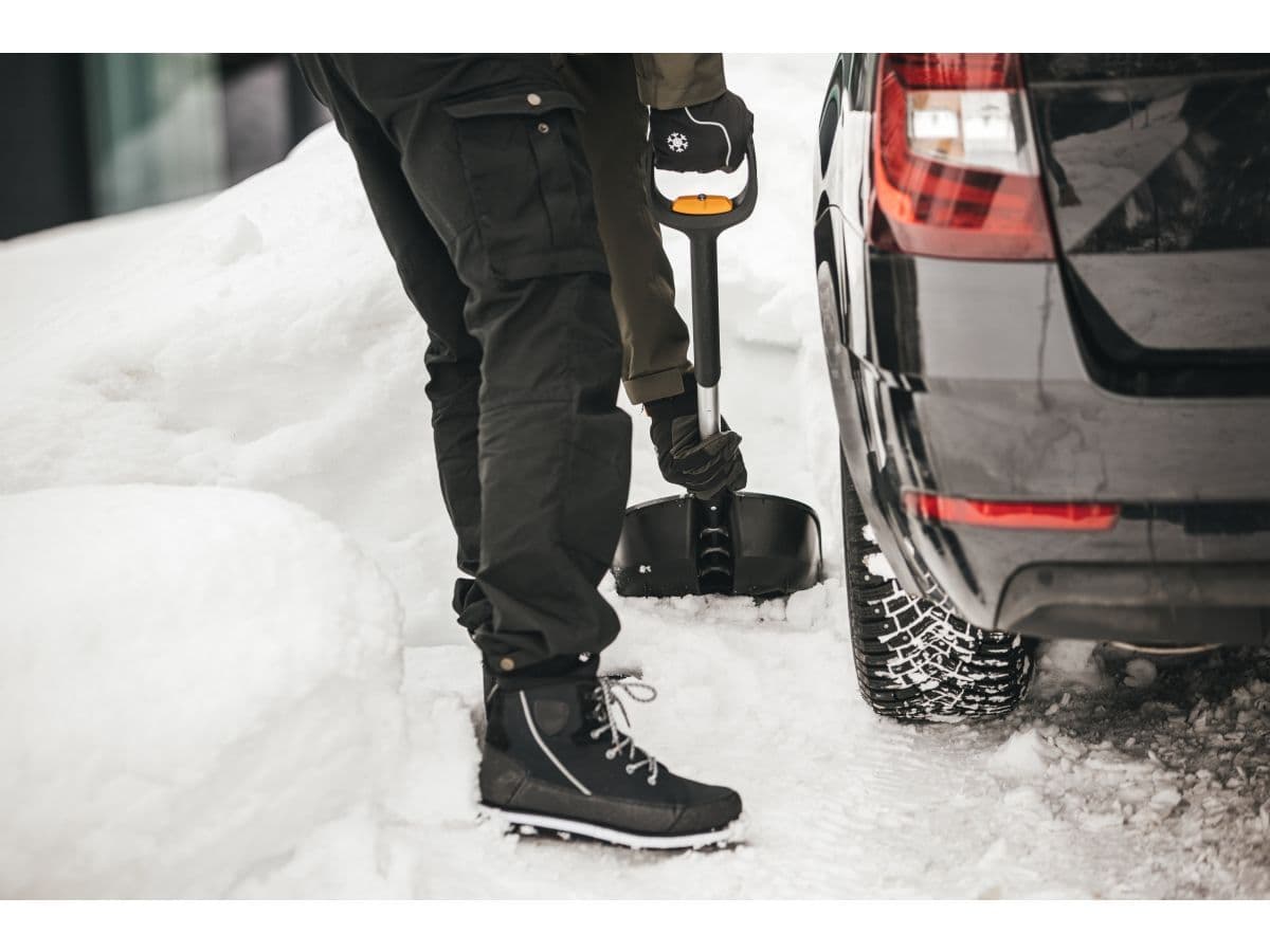 Лопата снеговая автомобильная телескопическая X-series FISKARS - изображение 6