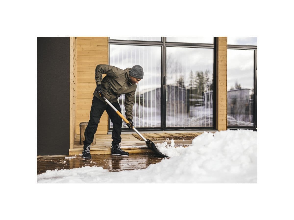 Лопата (скрепер) для снега X-series FISKARS - изображение 6