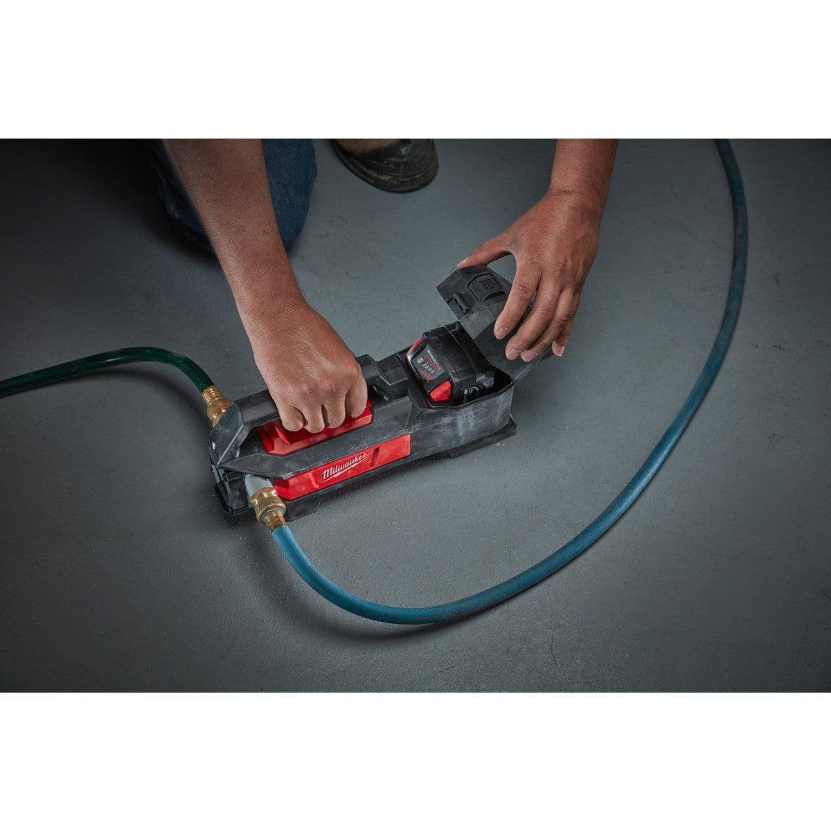 Аккумуляторный насос для воды MILWAUKEE M18 BTP-0 - изображение 6