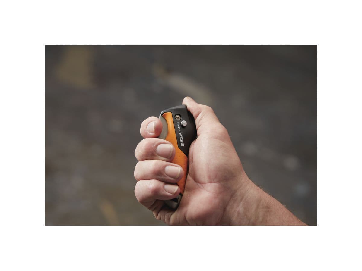 Нож строительный складной, со сменным лезвием CarbonMax FISKARS - изображение 11