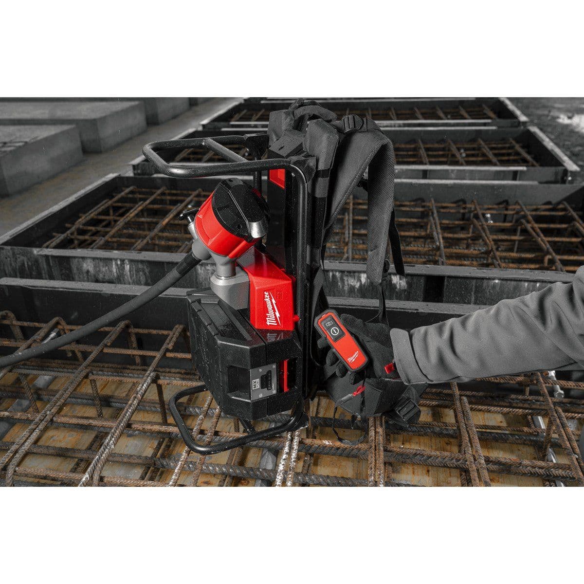 Аккумуляторный ранцевый вибратор для бетона MXF CV BP-602 - изображение 8