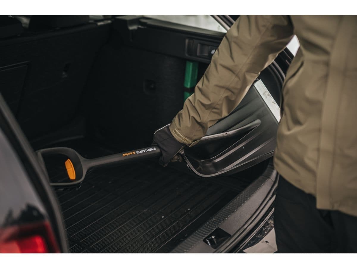 Лопата снеговая автомобильная телескопическая X-series FISKARS - изображение 9