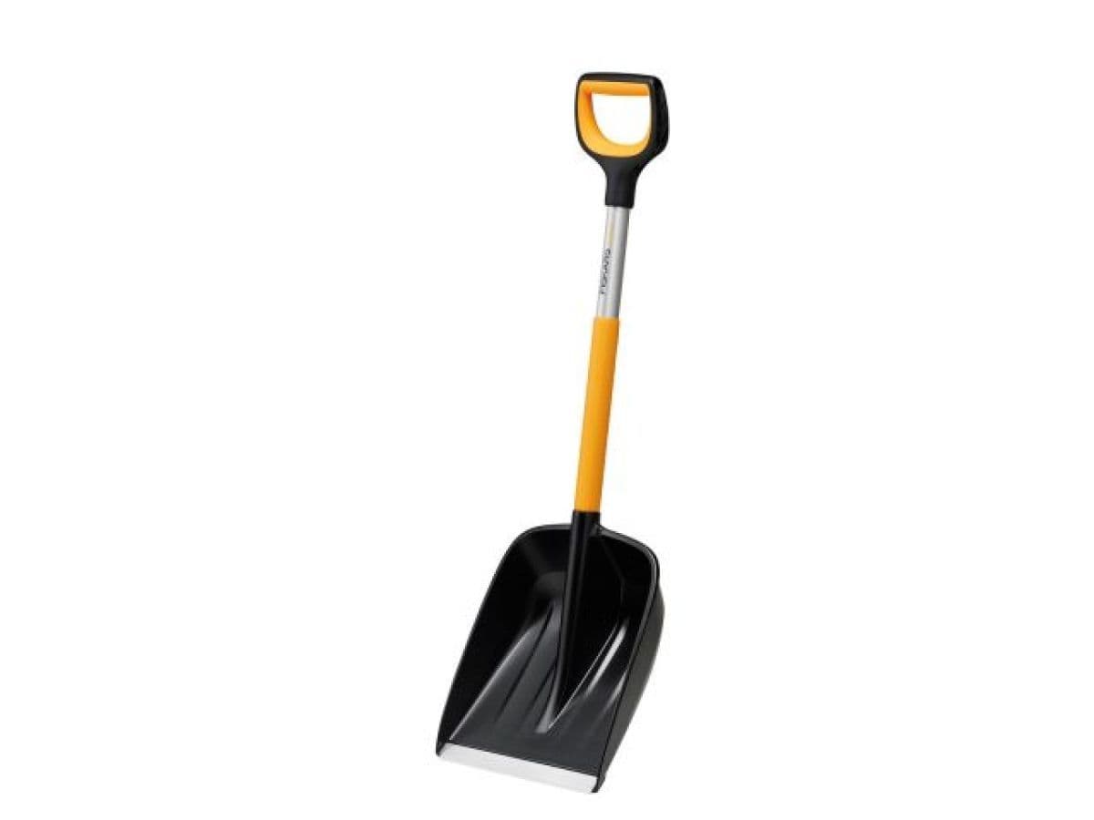 Лопата снеговая автомобильная X-series FISKARS - изображение 1