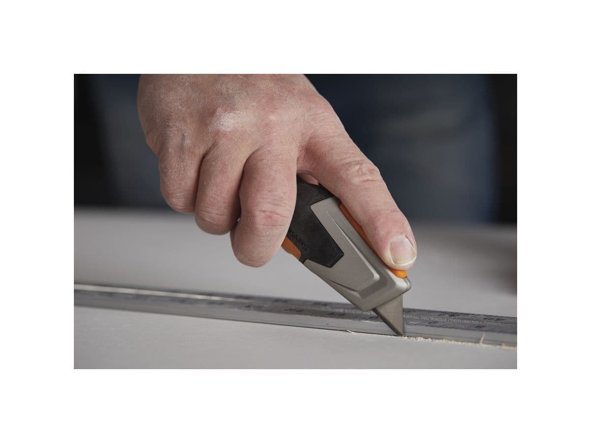 Нож выдвижной, универсальный CarbonMax  FISKARS - изображение 9
