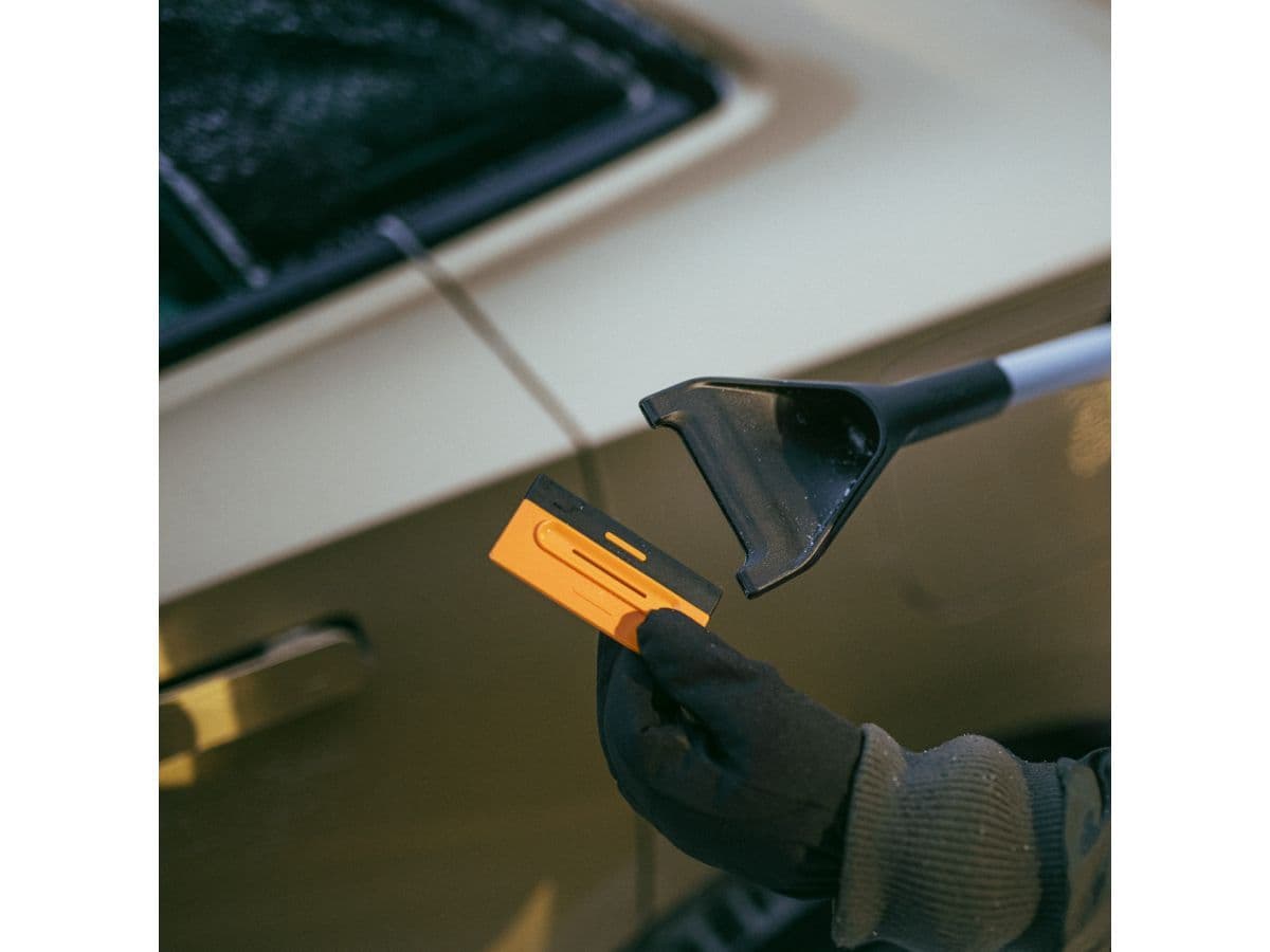 Щетка для снега 76см со скребком Plus FISKARS - изображение 12