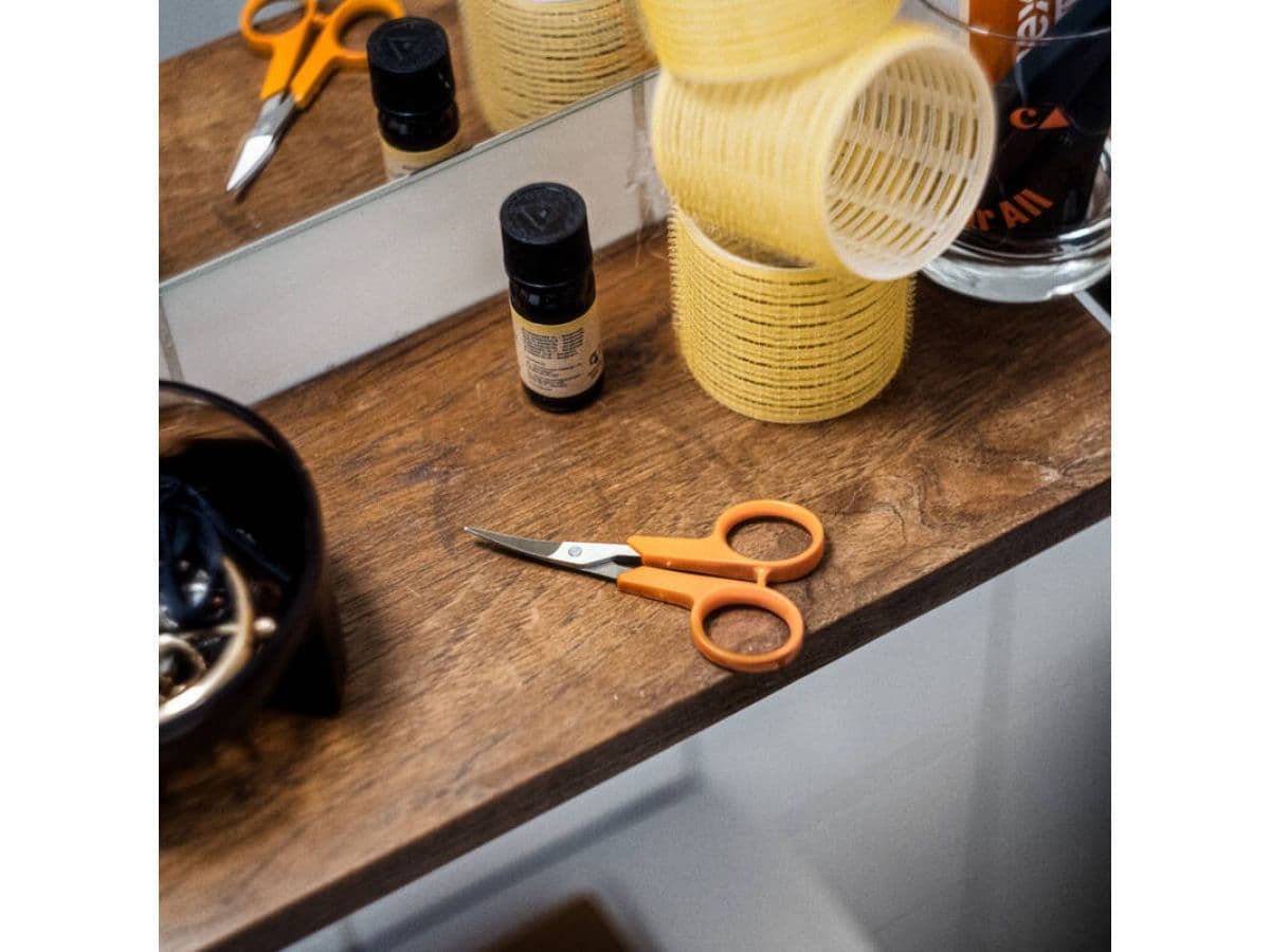 Ножницы маникюрные изогнутые 10см Classic Fiskars - изображение 6