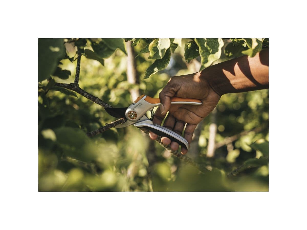 Секатор плоскостной металлический FISKARS Plus P531 - изображение 8