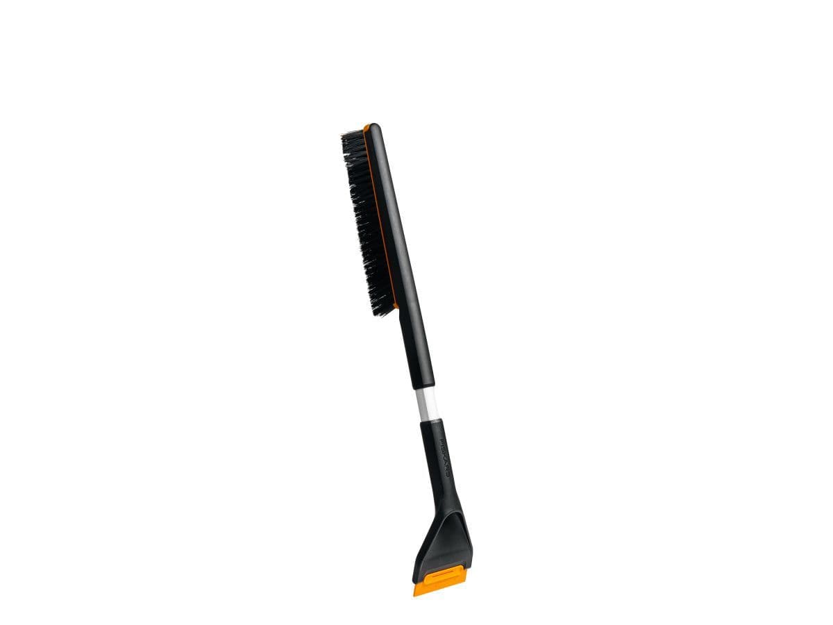Щетка для снега 63см со скребком Plus FISKARS - изображение 1