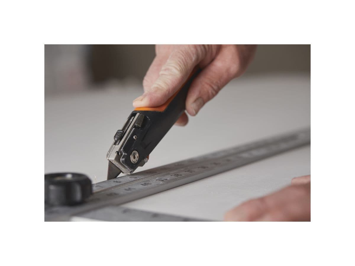 Нож для гипсокартона со сменным лезвием CarbonMax FISKARS - изображение 6