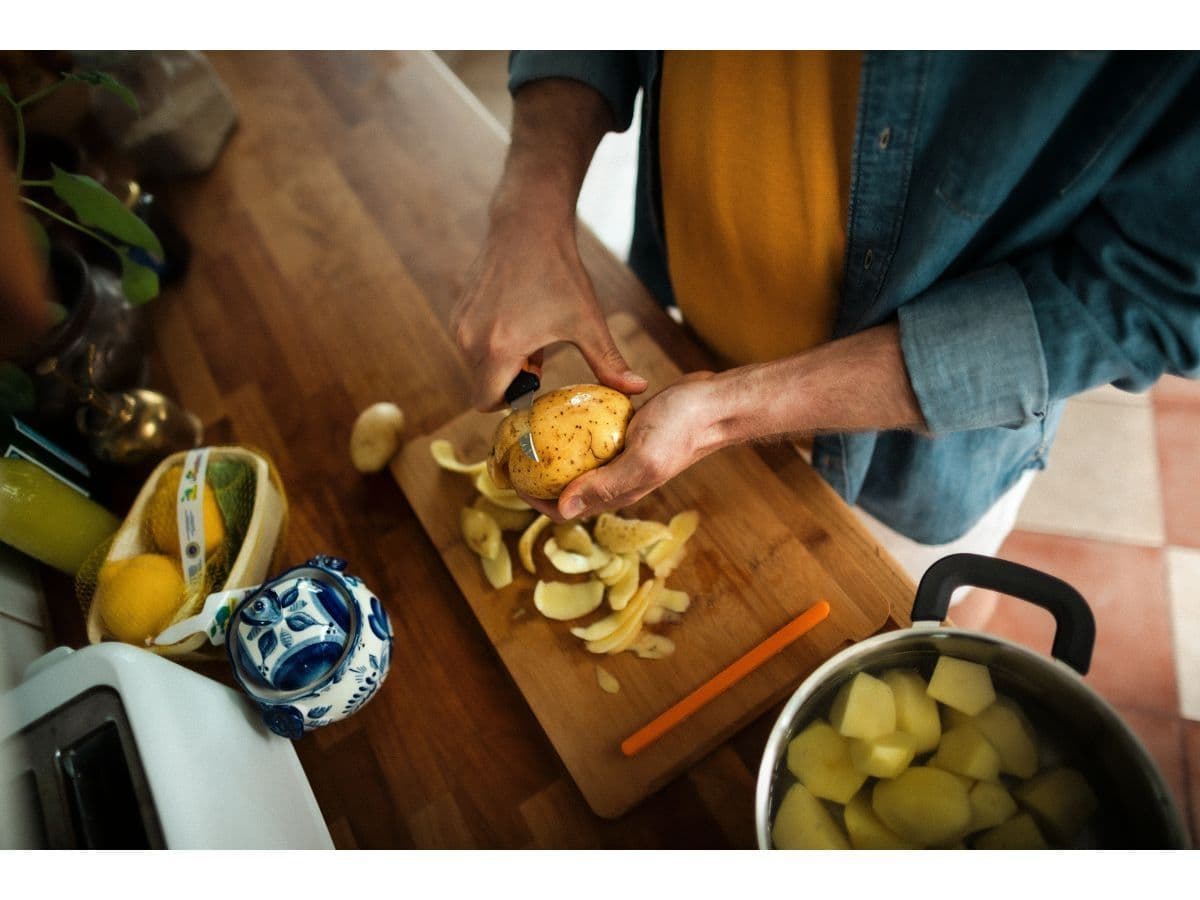 Нож для корнеплодов 7 см с изогнутым лезвием Functional Form Fiskars - изображение 4