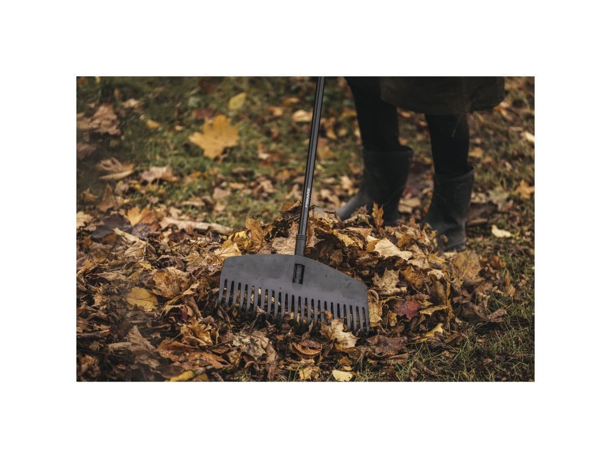 Грабли для листьев M Solid FISKARS - изображение 5