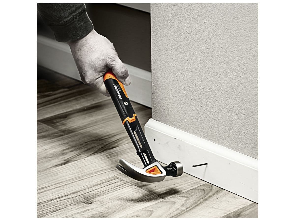 Молоток с загнутым гвоздодёром M 16/13.5 FISKARS - изображение 7