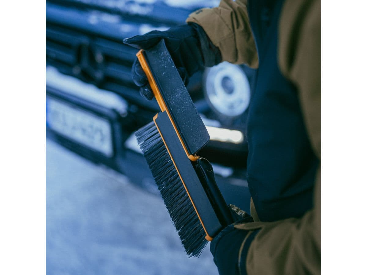 Щетка для снега 96-121см телескоп. со скребком X-series FISKARS - изображение 18
