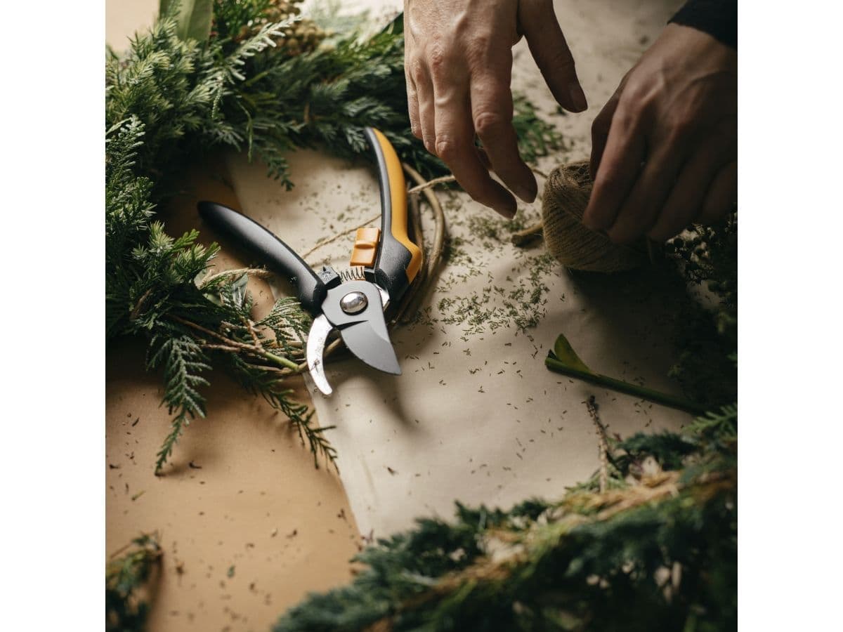 Секатор плоскостной FISKARS Solid P341 - изображение 7